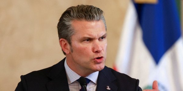 Czy Pete Hegseth nakazał dobić ocalałych w ataku na łódź na Morzu Karaibskim?