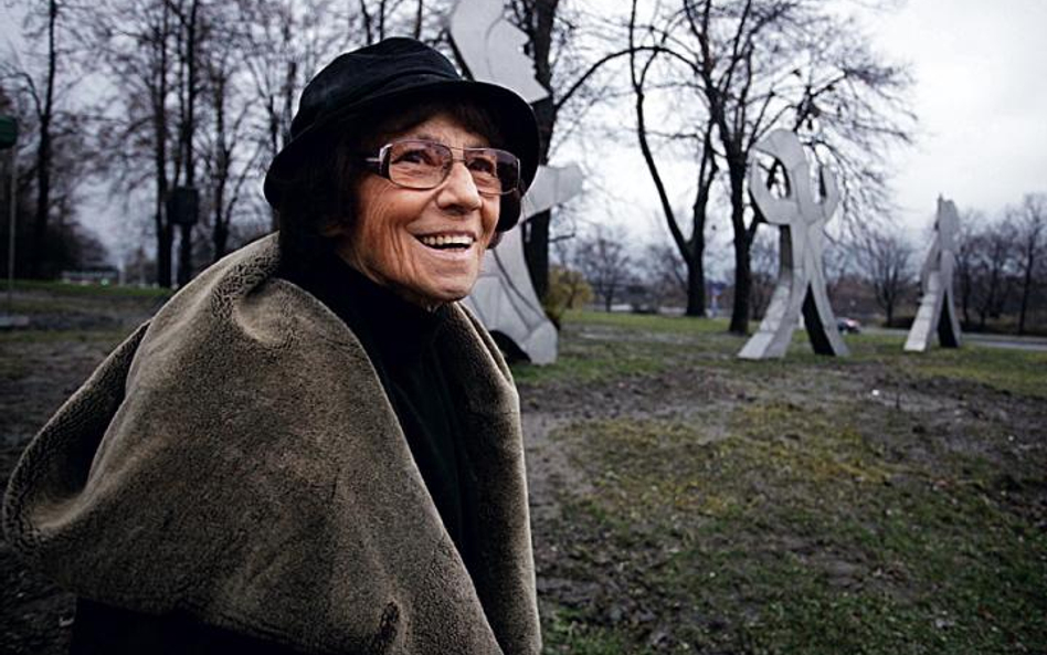 Zarówno rzeźby Magdaleny Abakanowicz jak i sąsiadujący z nimi multimedialny park fontann najlepiej b