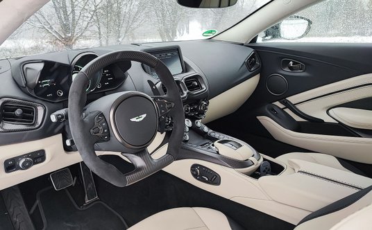 Aston Martin Vantage