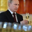 Rosyjski prezydent Władimir Putin wznosi toast - lecz nie za pomyślność Ukrainy