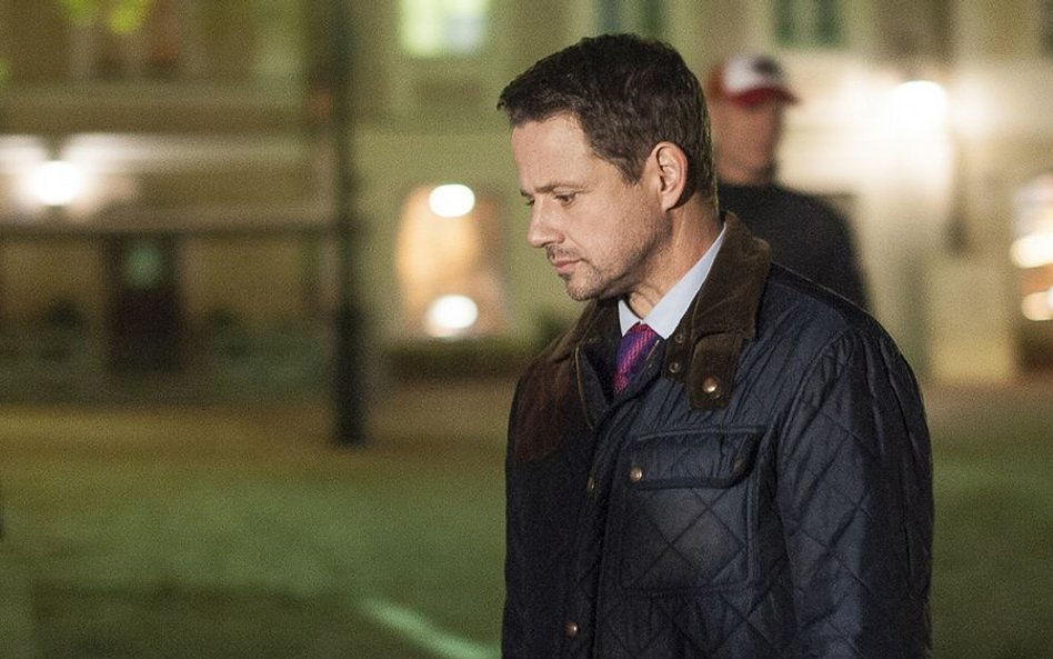 Sondaż: Hołownia przed Trzaskowskim, Duda wygrywa w I turze