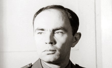 Ksawery Pruszyński (1907–1950) w mundurze podporucznika. Londyn, 3 września 1942 r.