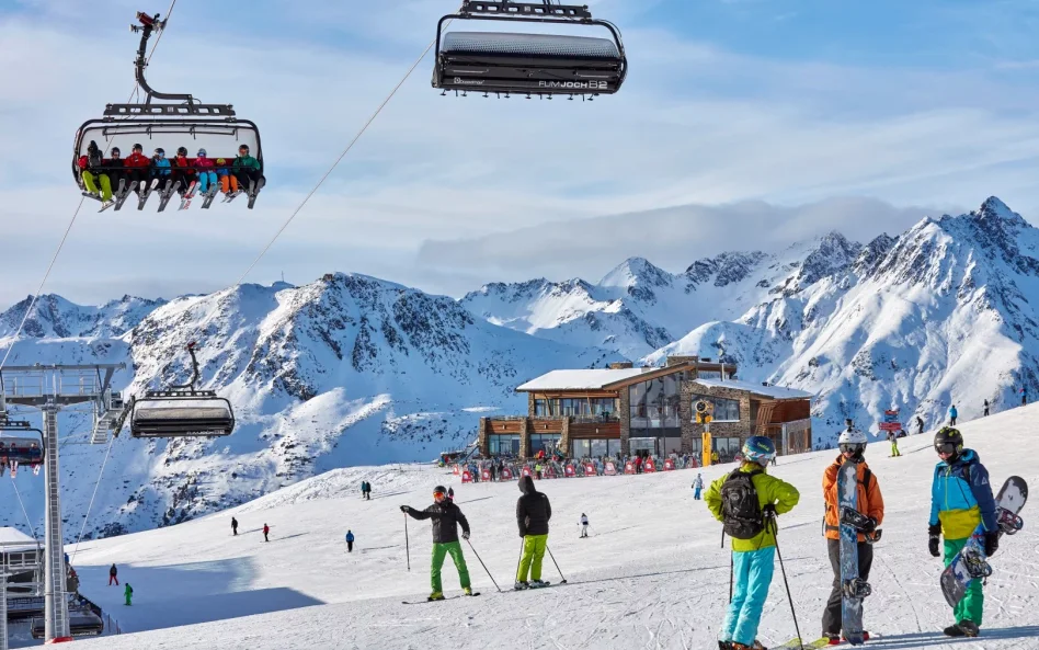 W Ischgl apilkacja podpowie, ile narciarz poczeka w kolejce do wyciągu