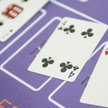 Poker różni się od szachów czy go brakiem pewności co do rzeczywistej siły przeciwnika.