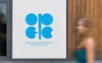 Ropy będzie więcej. OPEC+ rozpędza pompy