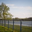 Grodzenie jeziora - czy jest legalne? Prawo gwarantuje każdemu obywatelowi prawo powszechnego korzys