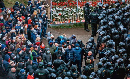 Funkcjonariusze MSW rozpędzili w niedzielę w Mińsku demonstrację obrońców memoriału upamiętniającego