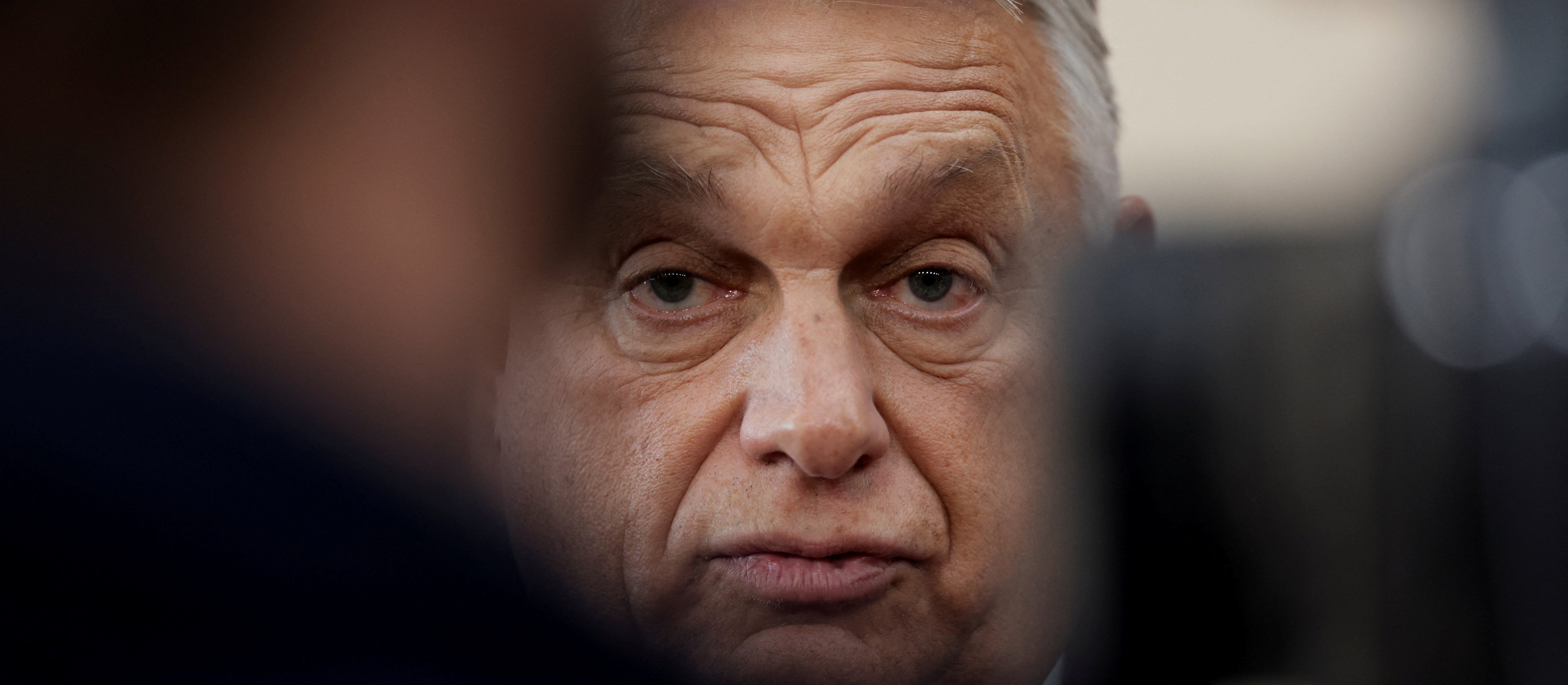 Viktor Orbán rozdaje pieniądze, ale sondaże się nie odwracają