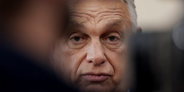 Viktor Orbán rozdaje pieniądze, ale sondaże się nie odwracają