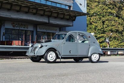 Citroën 2CV Sahara z napędem na cztery koła to jedna z najbardziej poszukiwanych wersji. Ten egzempl