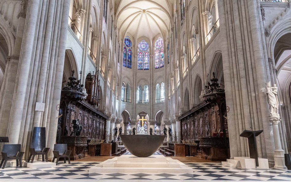 Notre Dame otwiera podwoje: choć jedna dobra wiadomość z Francji