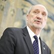 Antoni Macierewicz, minister obrony narodowej, z zastrzeżoną częścią zbiorów IPN zapoznał się w 2007