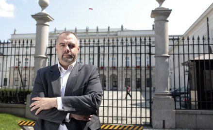 Jacek Sasin o zdjęciach ofiar: Chcą wywołać w Polsce wojnę polityczną