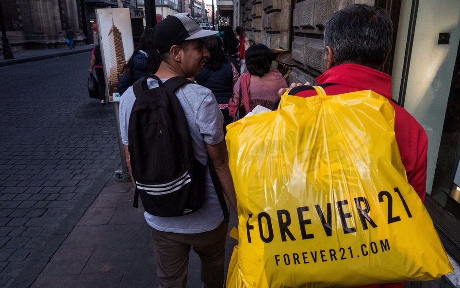 Popularna sieć odzieżowa Forever 21 uratowana. Trzej nowi inwestorzy