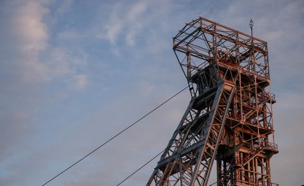 Trwa akcja ratownicza w prywatnej kopalni Eko-Plus, gdzie doszło do podziemnego wstrząsu. W wyrobisk
