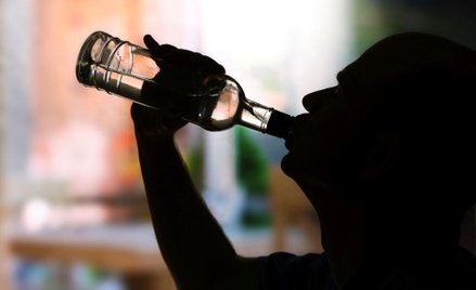 Nocna prohibicja w mieście przez wybryki pod sklepem