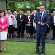 Minister rodziny i polityki społecznej Marlena Maląg (L) i premier Mateusz Morawiecki (P) podczas ko