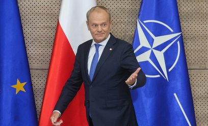 Donald Tusk zatrudnia w biurze wyłącznie na umowy cywilnoprawne