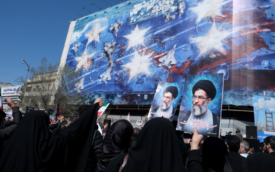 Atak USA na Iran spotkał się z rakietową ripostą. Reżim spuścił również ze smyczy groźne grupy haker