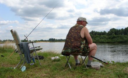 Za łowienie ryb bez dowodu na posiadanie uprawnień grozi większa odpowiedzialność niż za jazdę samoc