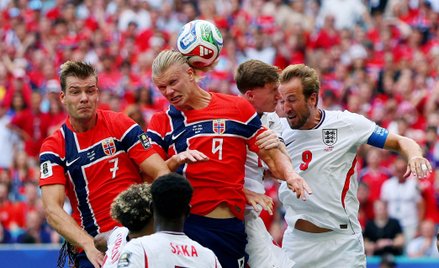 Zacięty mecz Norwegia – Anglia w ćwierćfinale Mistrzostw Świata 2026. Na zdjęciu: Alexander Sorloth,