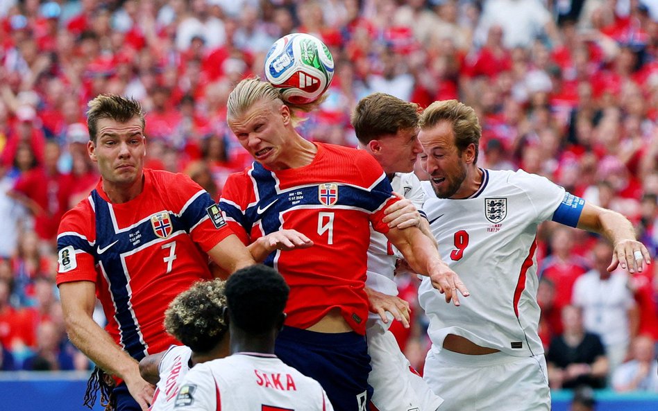 Zacięty mecz Norwegia – Anglia w ćwierćfinale Mistrzostw Świata 2026. Na zdjęciu: Alexander Sorloth,