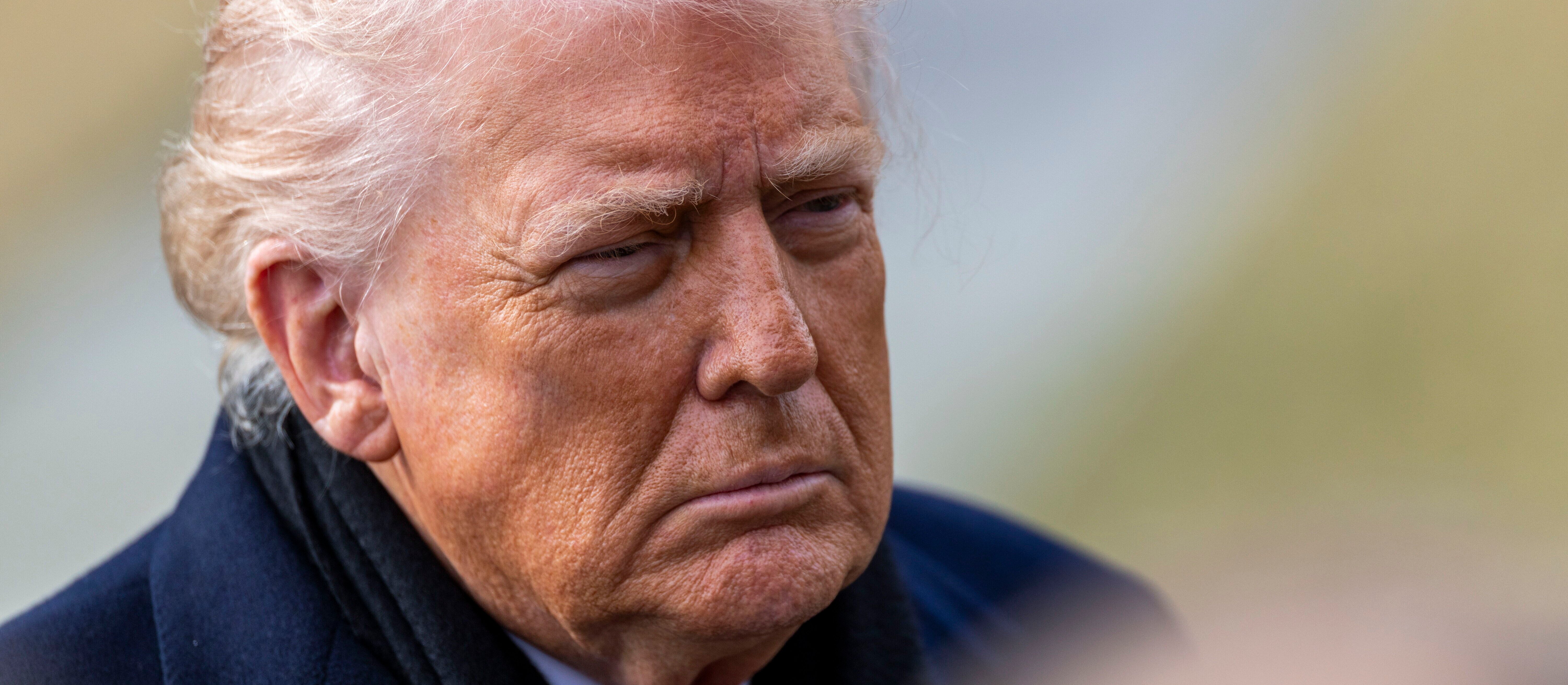 Donald Trump przegrywa z wiatrakami na morzu