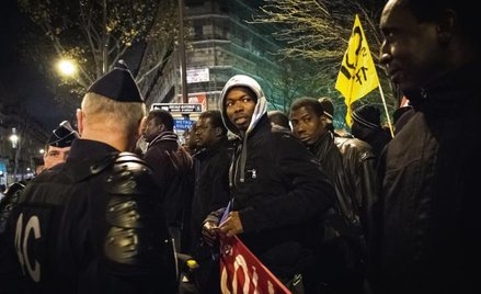 Paryski listopad 2013: demonstracja nielegalnych (i gniewnych) imigrantów, którzy domagają się prawa