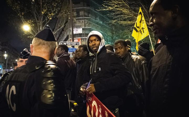 Paryski listopad 2013: demonstracja nielegalnych (i gniewnych) imigrantów, którzy domagają się prawa