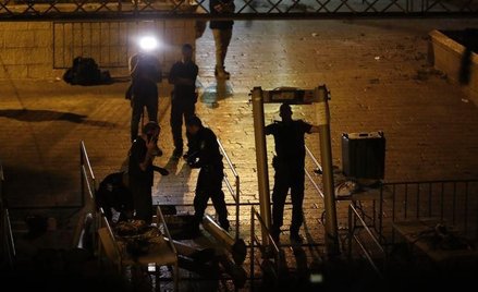 Izraelskie służby rozpoczęły już demontaż bramek bezpieczeństwa