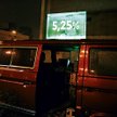 Reklamiarze rzucają się na ściany