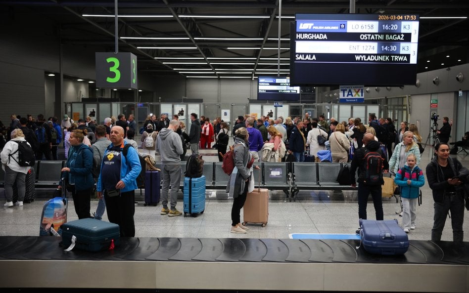 Samolot linii Enter Air zabrał do Polski klientów biura podróży Itaka, którzy spędzali wakacje w Oma