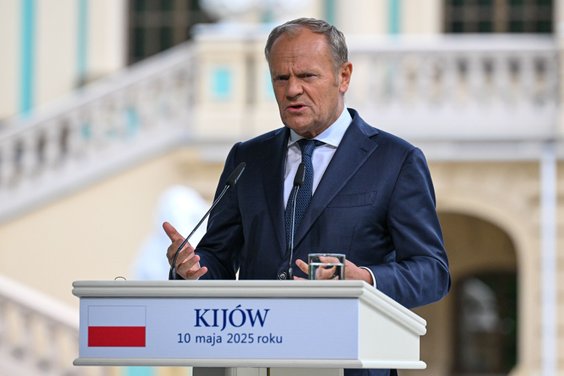 Premier Donald Tusk podczas konferencji prasowej w Kijowie