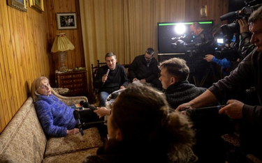 Maria Kiszczak wyznała dziennikarzom na spotkaniu w swoim domu, że żałuje, iż ujawniła dokumenty o L
