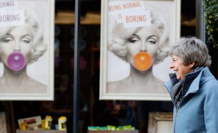 Premier Theresa May jeszcze próbuje uzyskać od Unii lepsze warunki brexitu