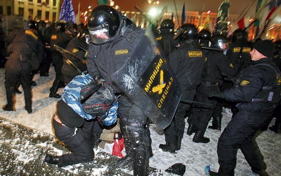 19 grudnia 2010 roku w Mińsku wielotysięczna manifestacja została zaatakowana przez milicję
