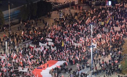 W marszu narodowców wzięło udział zdaniem organizatorów około 50 tysięcy osób
