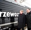 Od prawej Tomasz Moraczewski, były prezes Przewozów Regionalnych z marszłakiem Zachodniopomorskiego,
