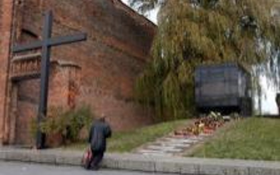 Fot. PAP/A. Zbraniecki Miejsce pamięci ofiar na Radogoszczu