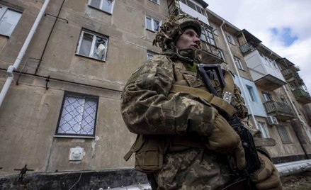 Ukraiński żołnierz w miejscowości Szczastia