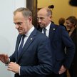 Premier Donald Tusk (L) i szef KP KO Borys Budka (C)