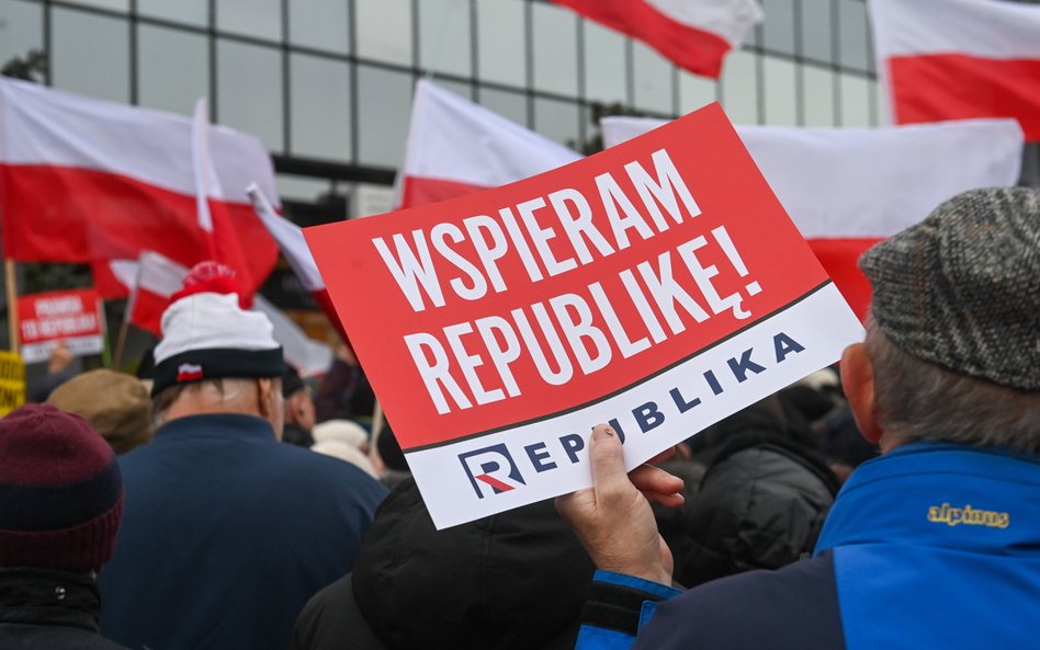 602,8 tys. zł – na tyle opiewa umowa podpisana 12 maja między Prawem i Sprawiedliwością a Telewizją 