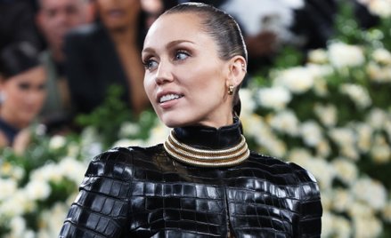 32-letnia Miley Cyrus żałuje wykonania około 80 proc. swoich tatuaży. Twierdzi, że po latach wiele z