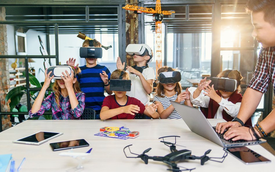 Drukarki 3D i gogle VR w każdej szkole. Rząd daje 300 zł na ucznia