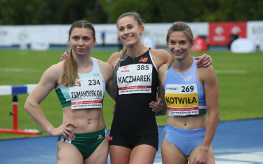 Kryscina Cimanouska (z lewej) podczas mistrzostw Polski w Gorzowie była druga na 200 m – za Natalią 