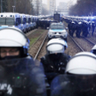 Policjantów zniechęca udział w politycznych inicjatywach (na zdjęciu ochrona domu prezesa PiS)