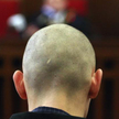 Rzekomo pobity przed nocnym klubem policjant, który ma łapać skinów, nie złożył żadnego doniesienia.