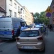 Służby przed budynkiem mieszkalnym w Skawinie, 3 lipca. W jednym z mieszkań znaleziono ciała 4-osobo