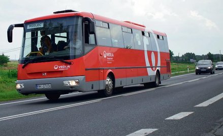 Załoga jedzie do zakładu na koszt pracodawcy