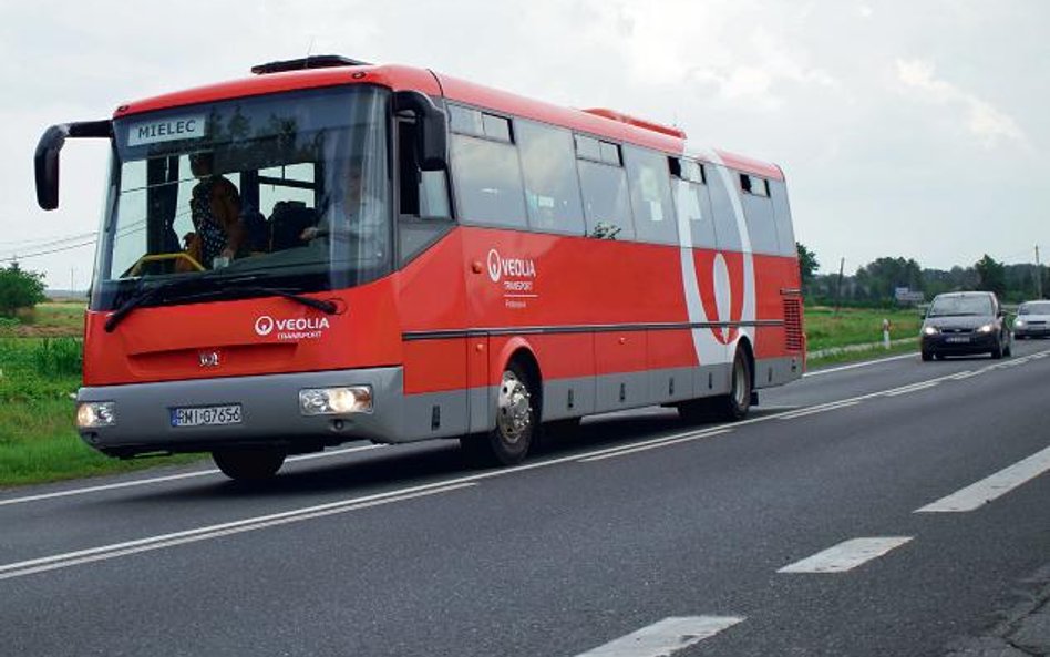 Załoga jedzie do zakładu na koszt pracodawcy